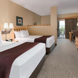 Double Queen Suite Accessible Tub Waterpark Access